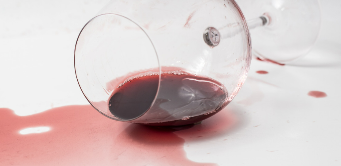 How to remove red wine stains from your clothes